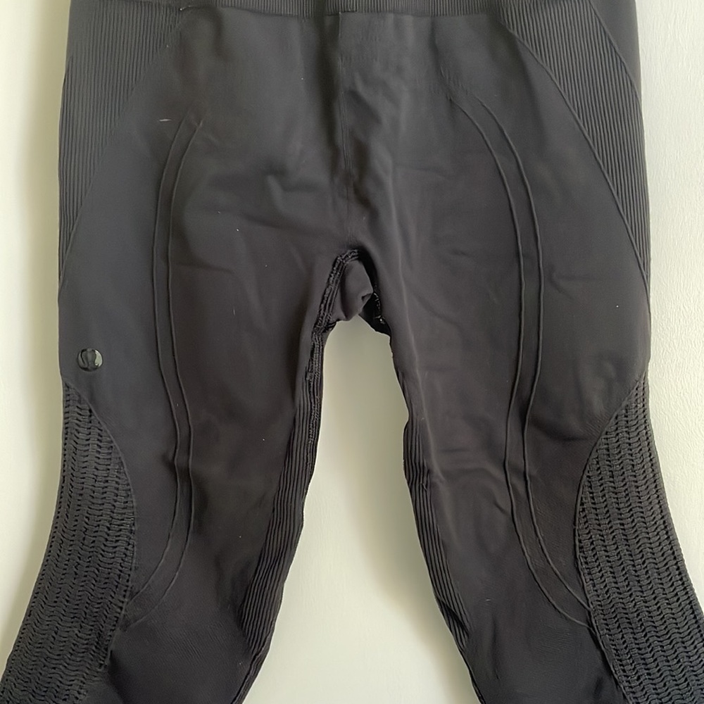 Lululemon Flow & Go Compression Crop - Picture 6 of 6